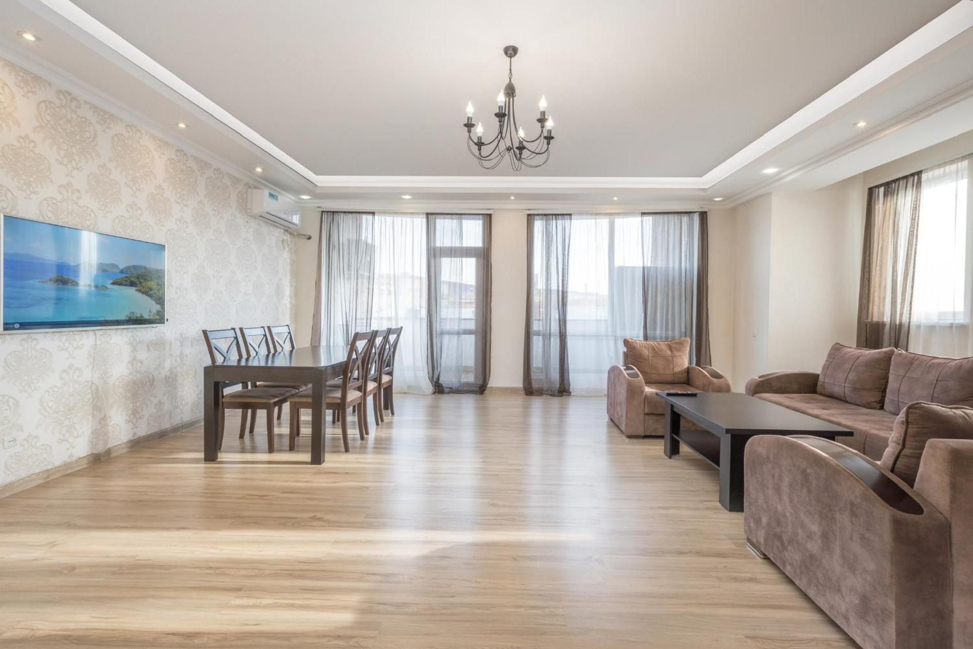 2 Bedrooms 2 Bathrooms Large And Lux Apartment Best Location Yerevan Ngoại thất bức ảnh