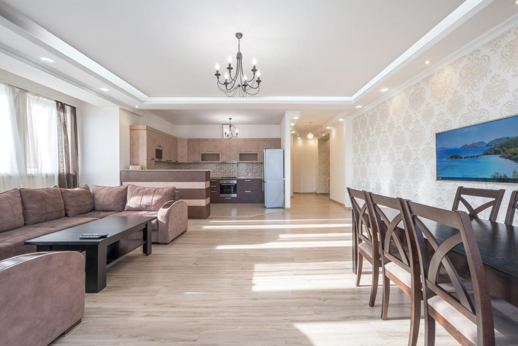 2 Bedrooms 2 Bathrooms Large And Lux Apartment Best Location Yerevan Ngoại thất bức ảnh